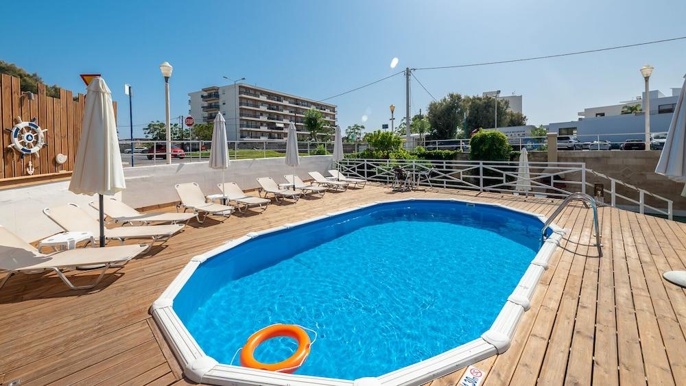 Marine Congo Hotel 2*